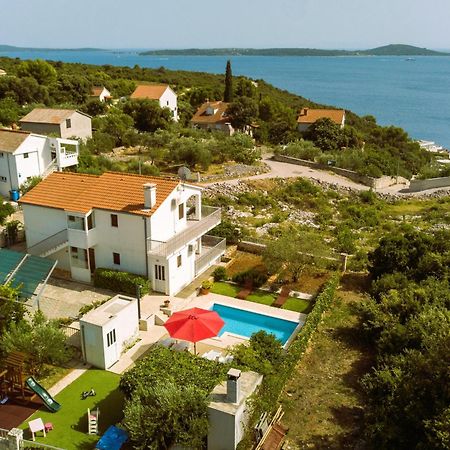Holiday House Nena With Pool Vinišće Eksteriør bilde