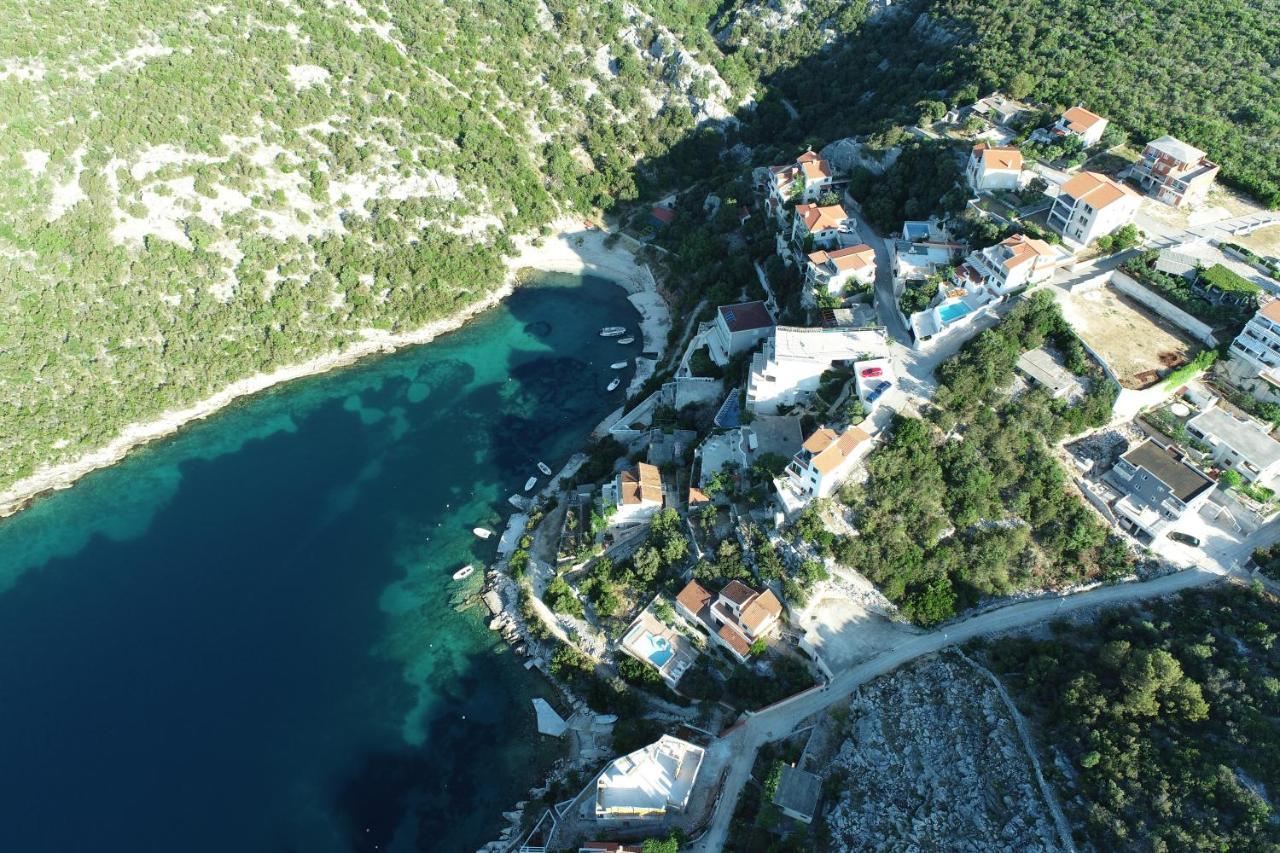 Holiday House Nena With Pool Vinišće Eksteriør bilde