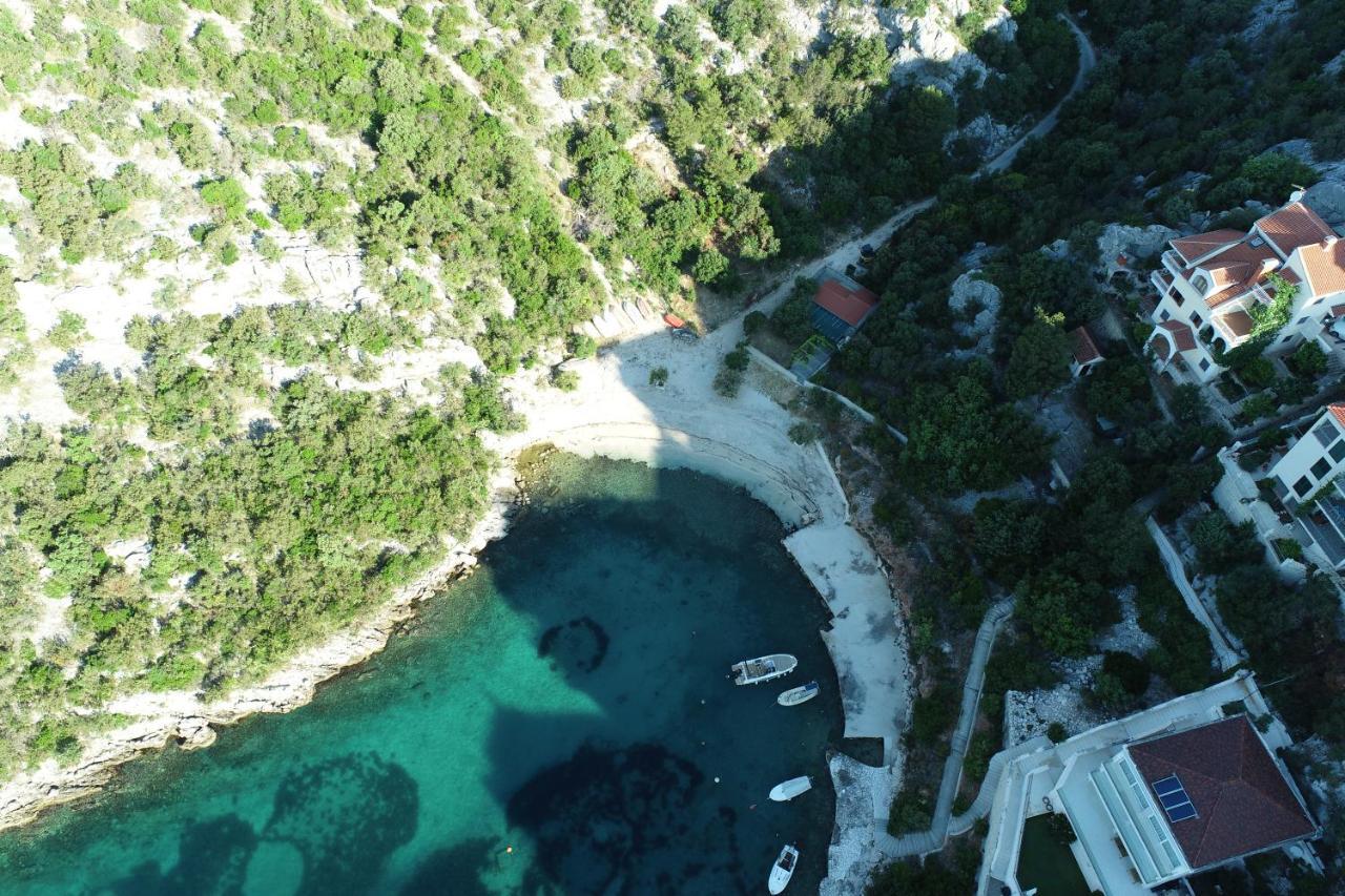 Holiday House Nena With Pool Vinišće Eksteriør bilde