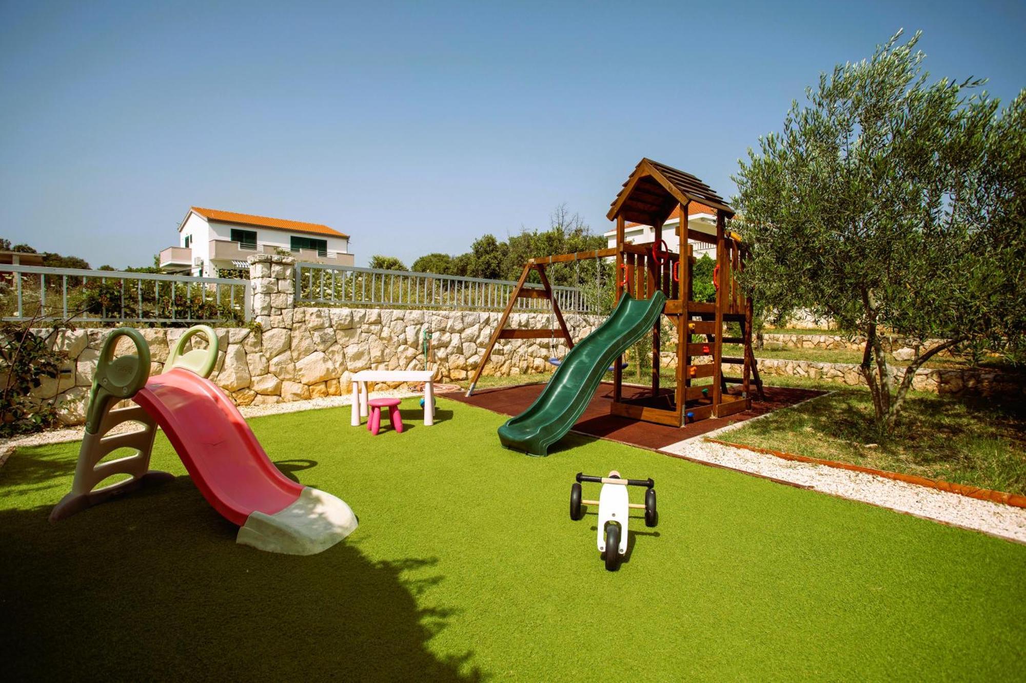 Holiday House Nena With Pool Vinišće Eksteriør bilde