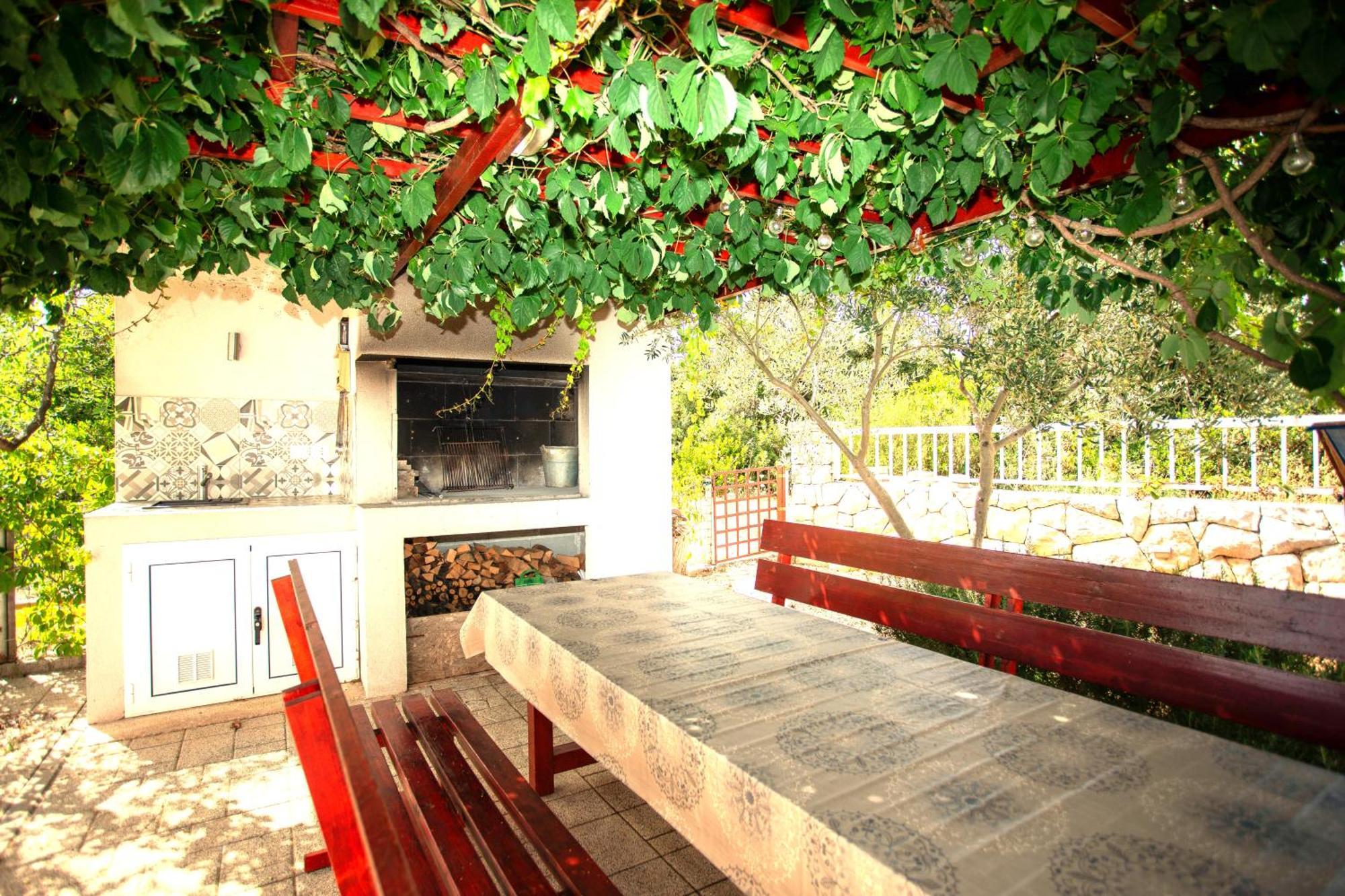 Holiday House Nena With Pool Vinišće Eksteriør bilde