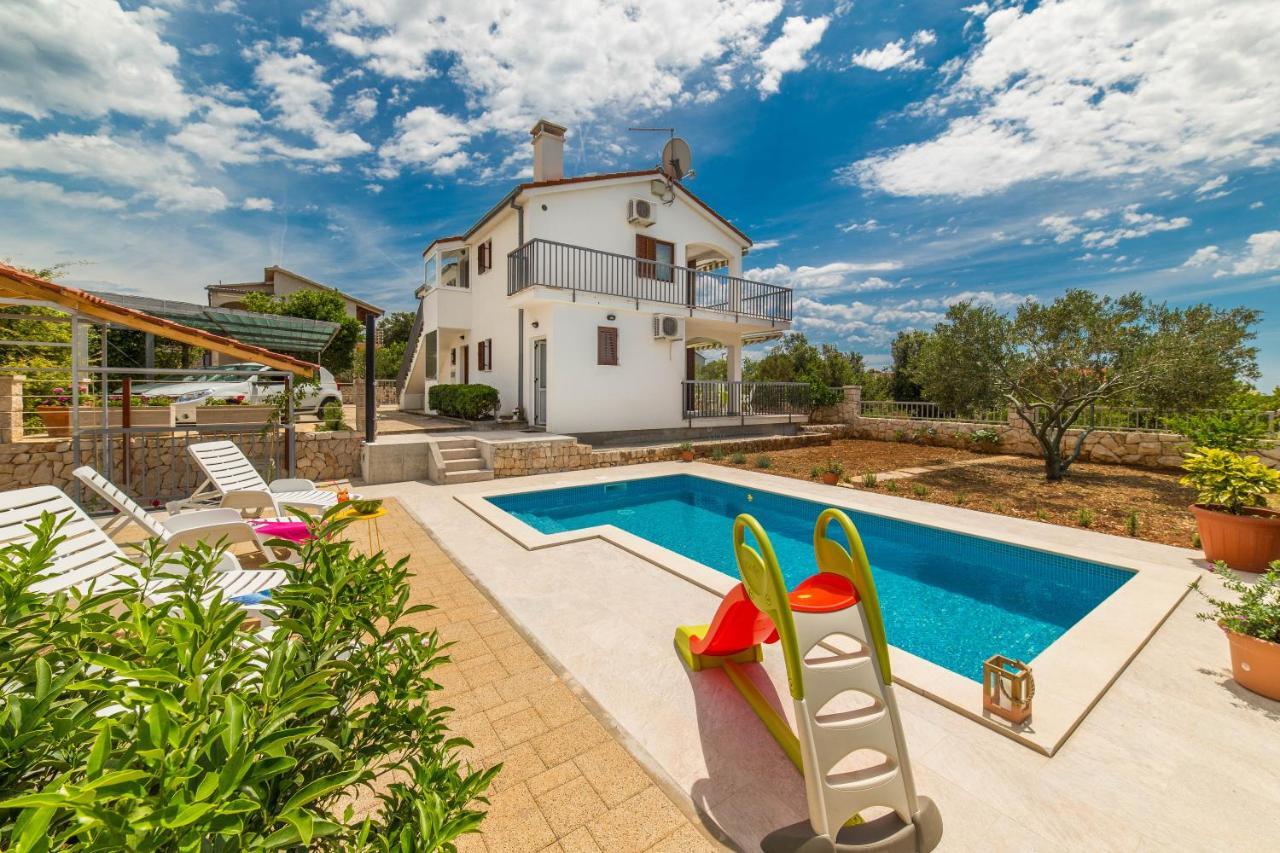 Holiday House Nena With Pool Vinišće Eksteriør bilde
